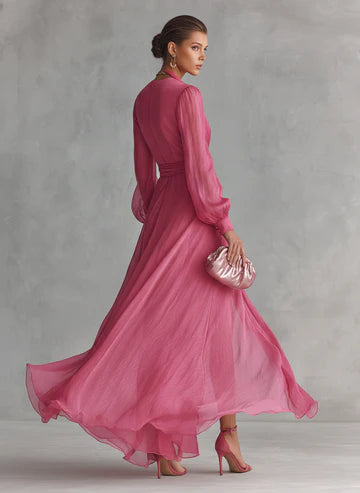Falda rosa de gasa con escote en V